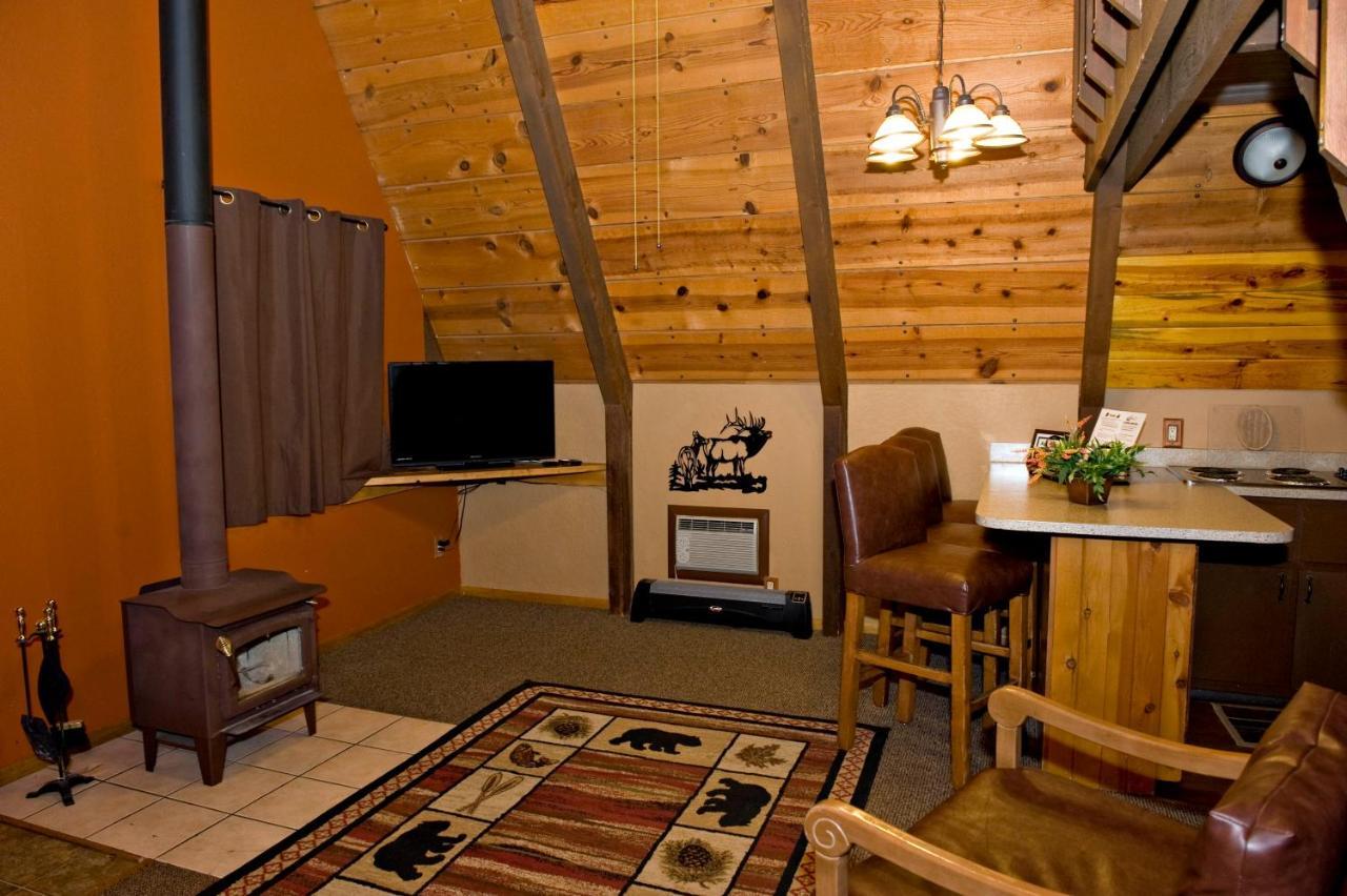 Cabins On Strawberry Hill Hotel Pine Kültér fotó